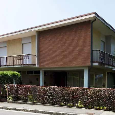 Bergamo Airport Guest house Scanzorosciate